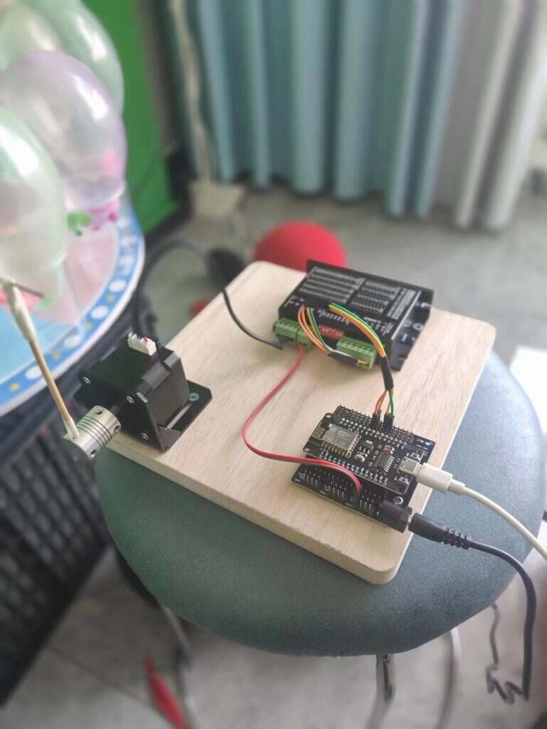 抖音娱乐直播物理整蛊抖音弹幕礼物互动解压娱乐智能设备项目介绍-济南壹软网络科技